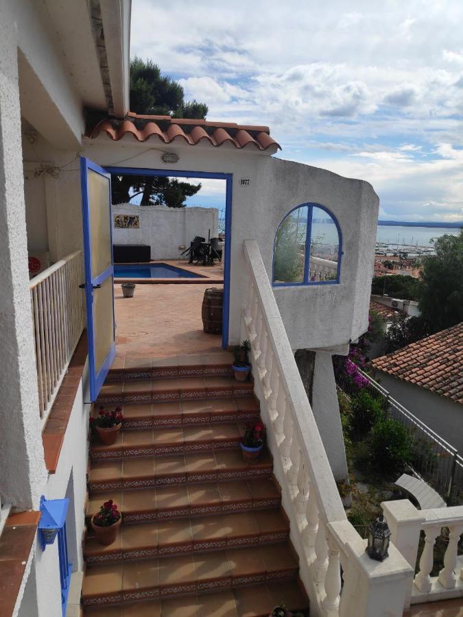 Can Blau Roses Dış mekan fotoğraf